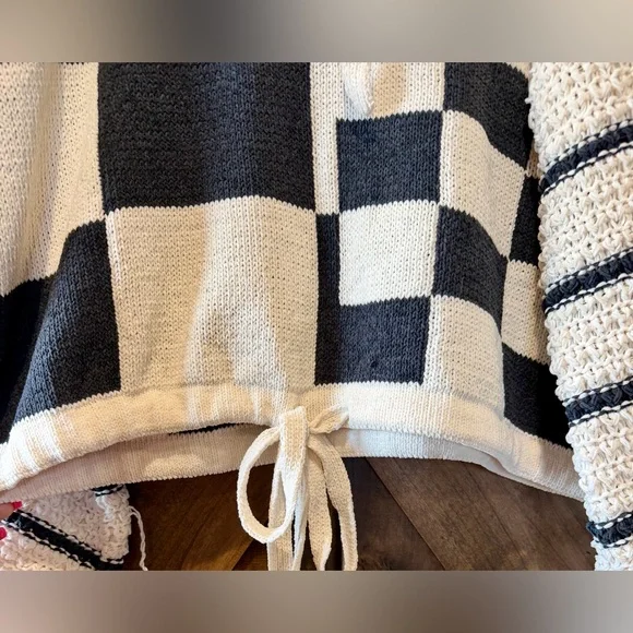 NWOT Mello Brand Hooded Checkered Sweater Sz L - Picture 13 of 16